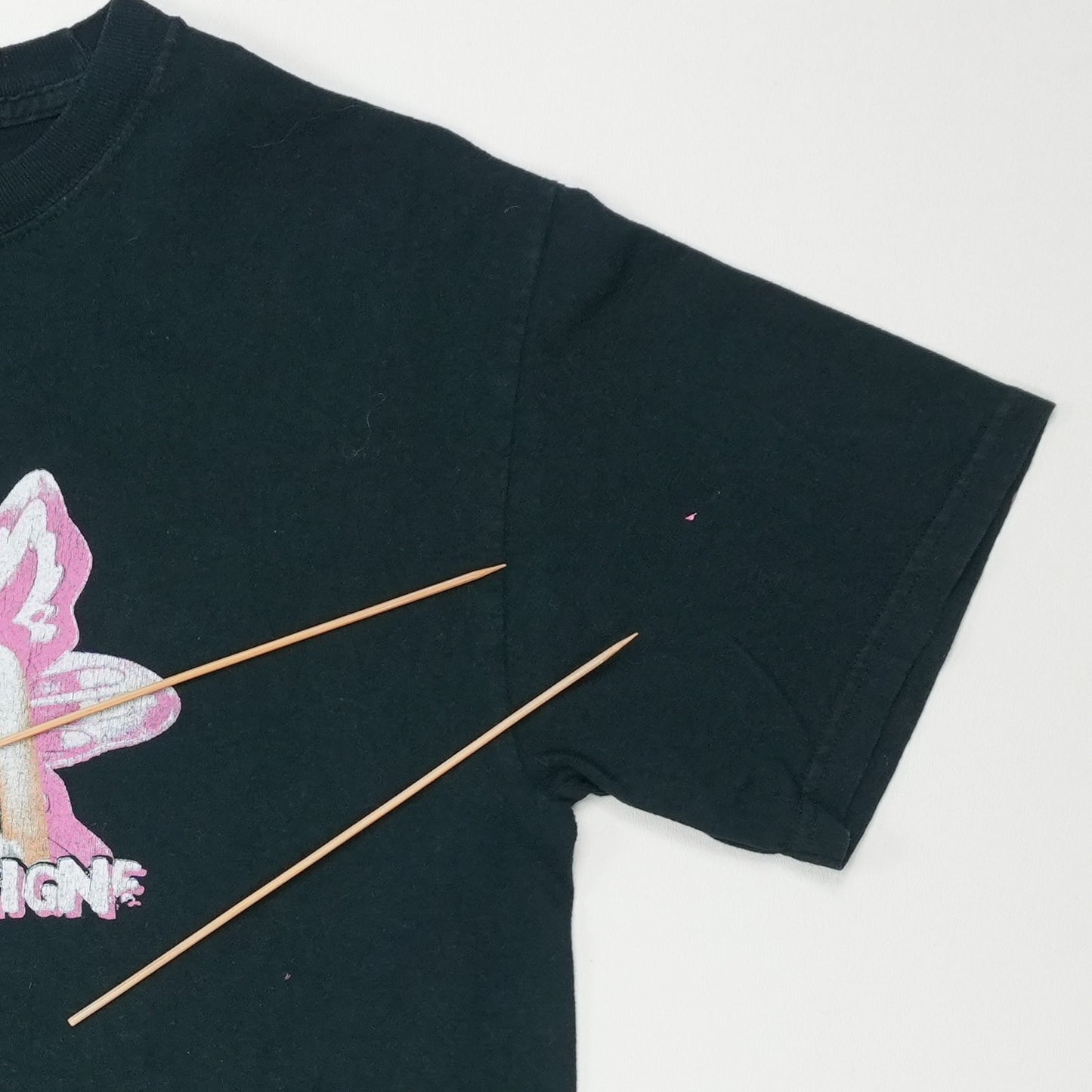 2005 Avril Lavigne Bonez Tour Shirt