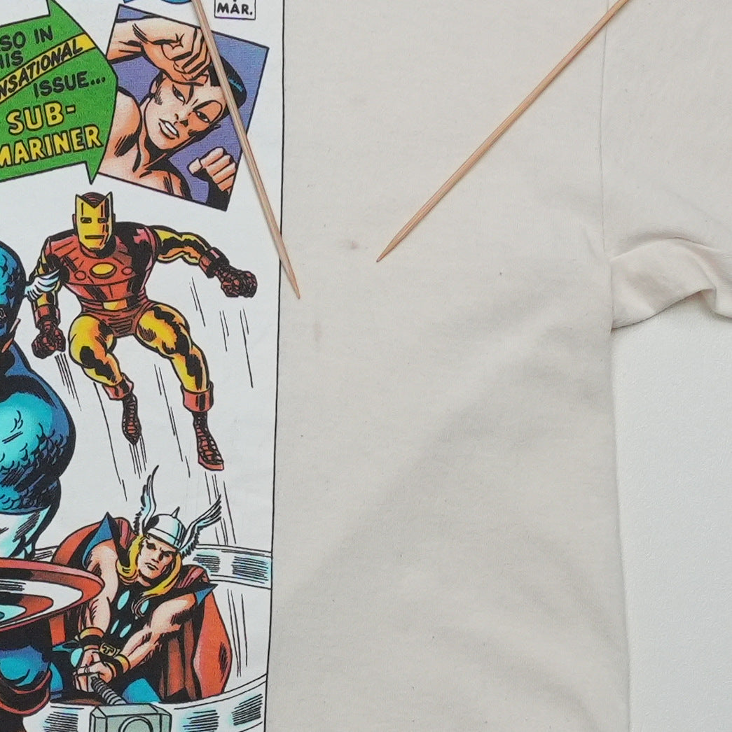1990s Marvel Avengers Captain America Comic Cover Shirt Detail